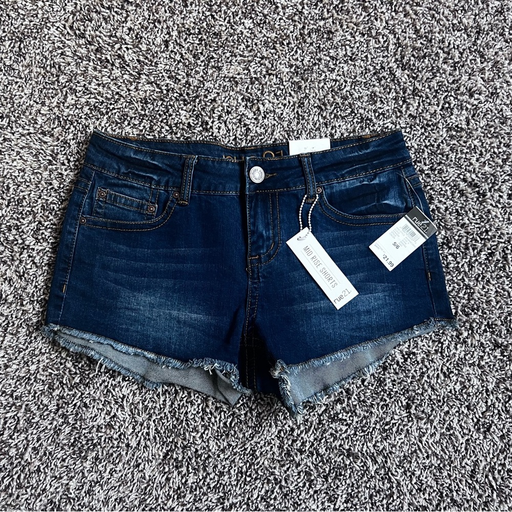 NWT rue21 MID RISE SHORTS size 5/6